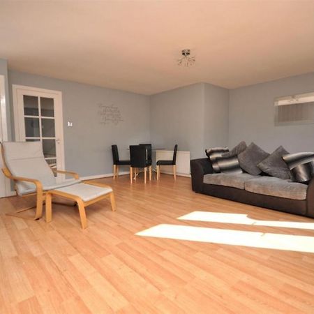 No 11 3 Bed Serviced Appartment Town Centre Girvan Exteriör bild